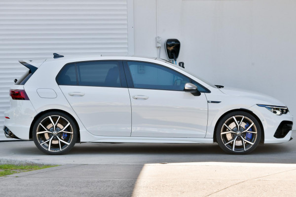 2024 Volkswagen Golf 8 R Hatch image 3