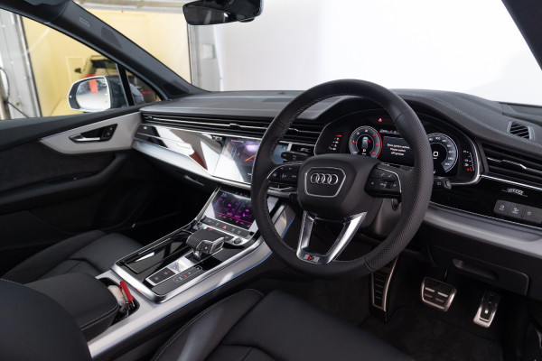 2026 Audi Q7 4M TFSI 250kW S line SUV image 9