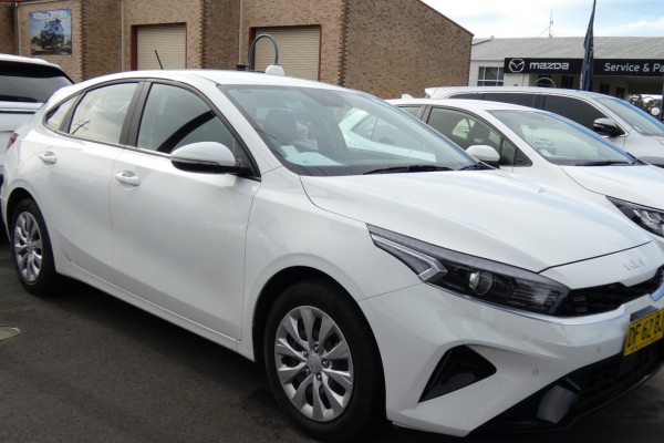 2022 Kia Cerato BD MY22 S Hatch Image 2