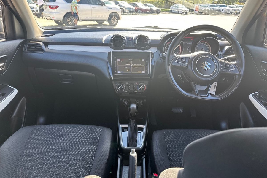 2023 Suzuki Swift AZ Series II GL Hatch Image 6