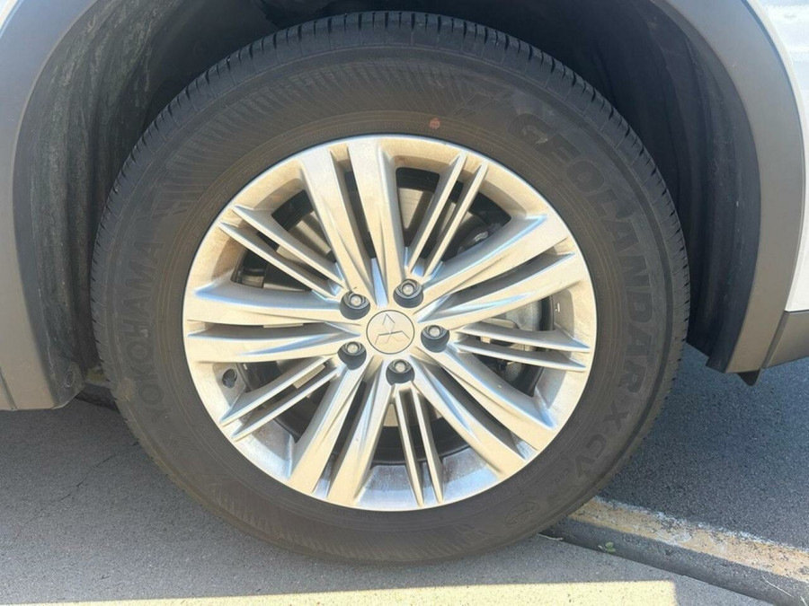 2022 MY23 Mitsubishi Outlander ZM ES SUV Image 13