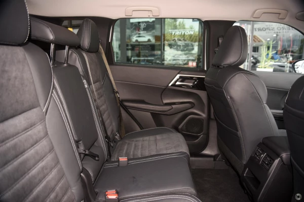 2025 MY24 Mitsubishi Outlander ZM Aspire SUV Image 6