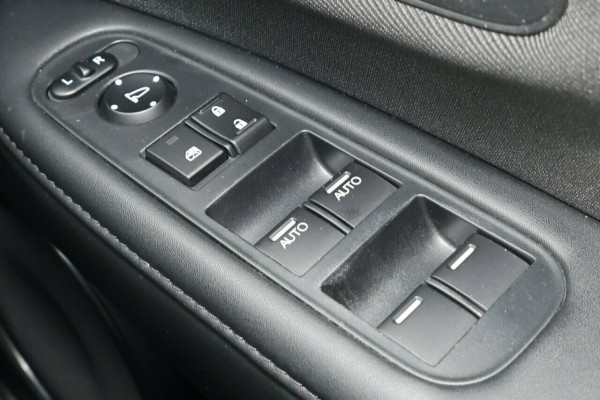 2020 MY21 Honda HR-V  VTi SUV Image 18