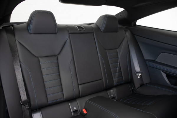 2025 BMW 4 Series G22 LCI 430i M Sport Coupe image 9