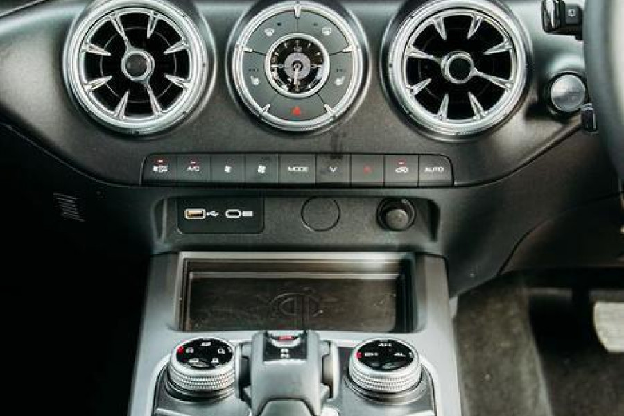 2025 GWM Tank 300 P01 Ultra SUV Image 12