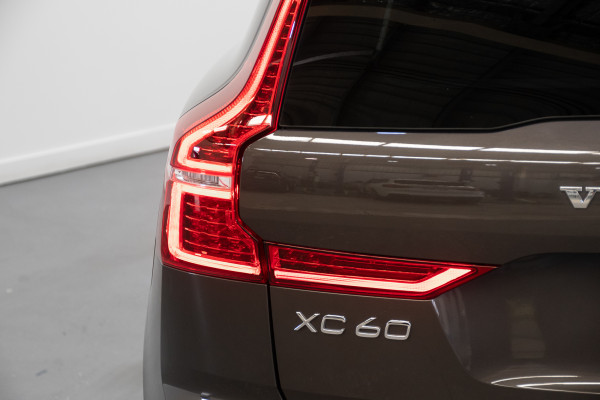2021 Volvo XC60 UZ B5 Inscription SUV image 11