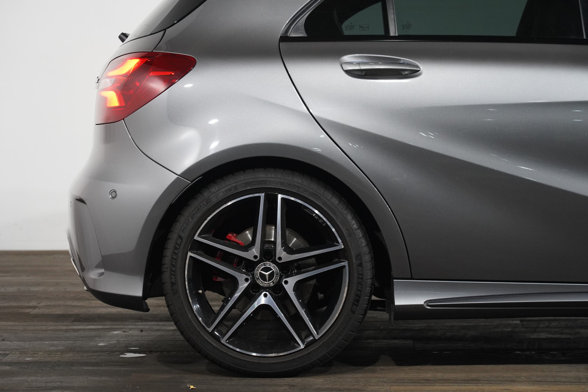 2017 Mercedes-Benz A250 Sport 4matic Hatch Image 6