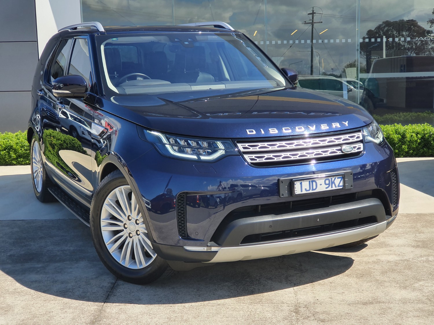 2017 Land Rover Discovery SERIES 5 L462 MY17 TD6 SUV Image 18