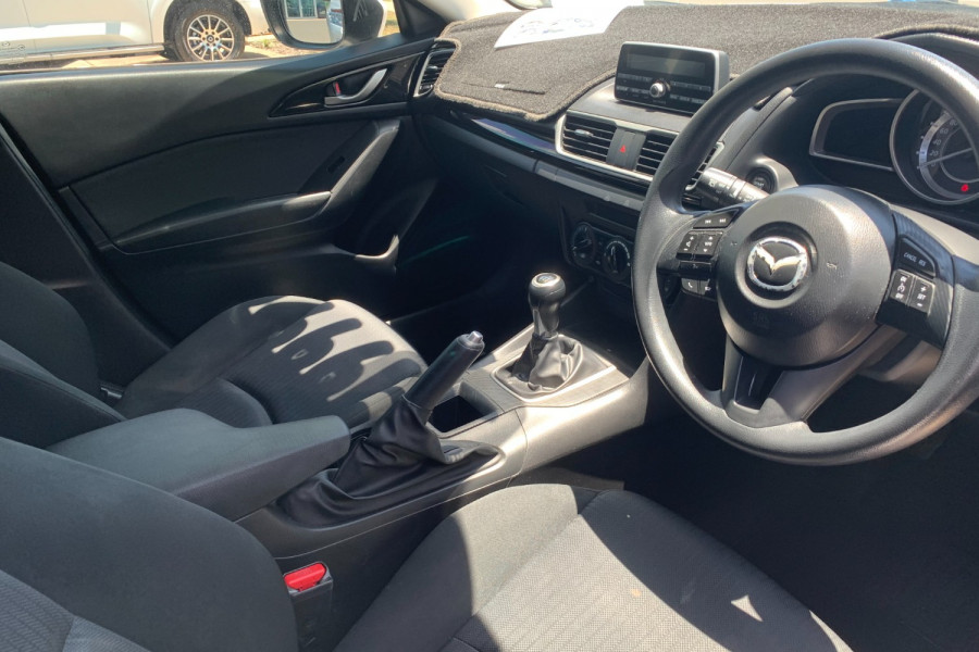 2015 Mazda 3 BM5476 NEO Hatch Image 11