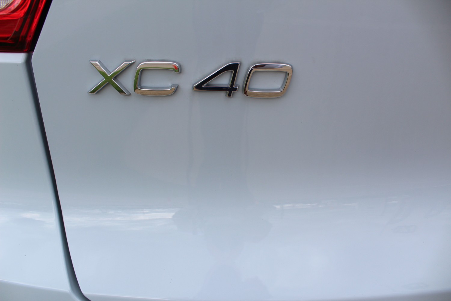 2023 MY24 Volvo XC40 XZ Ultimate B4 Dark SUV Image 7