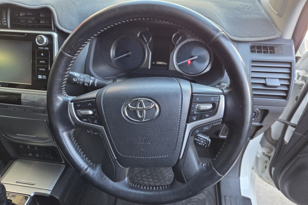 2017 Toyota LandCruiser Prado GDJ150R GXL SUV Image 18