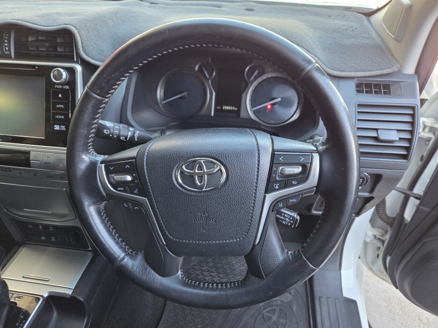 2017 Toyota LandCruiser Prado GDJ150R GXL SUV Image 18