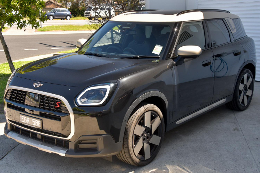 2026 MINI Countryman U25 S Favoured SUV