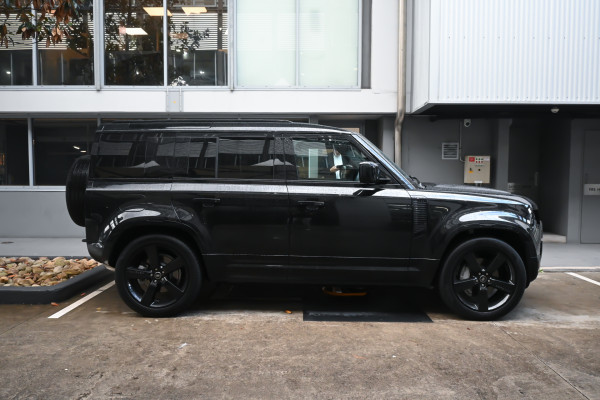 2025 MY25.5 Land Rover Defender L663 110 D350 X-Dynamic HSE SUV image 3