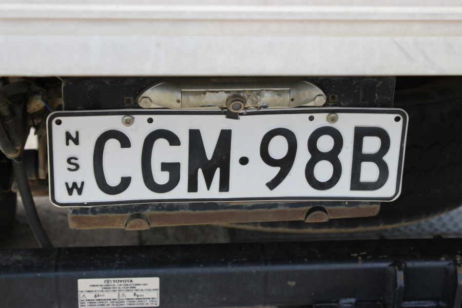 2012 Toyota HiLux TGN16R  Workmate Cab chassis - single cab Image 7