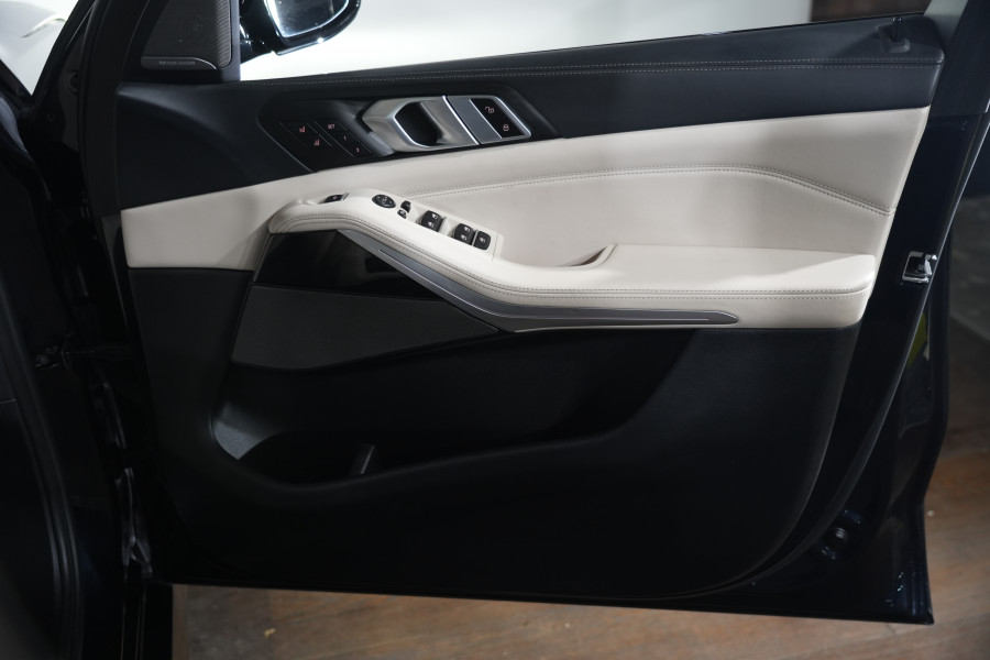 2022 BMW X5 M50i SUV