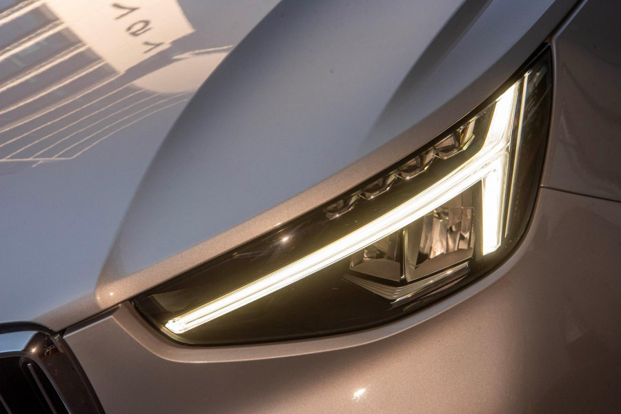 2023 Volvo XC40  Ultimate B4 Bright SUV Image 19