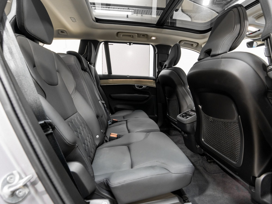 2025 Volvo XC90 L Series Ultra B5 Bright SUV Image 19