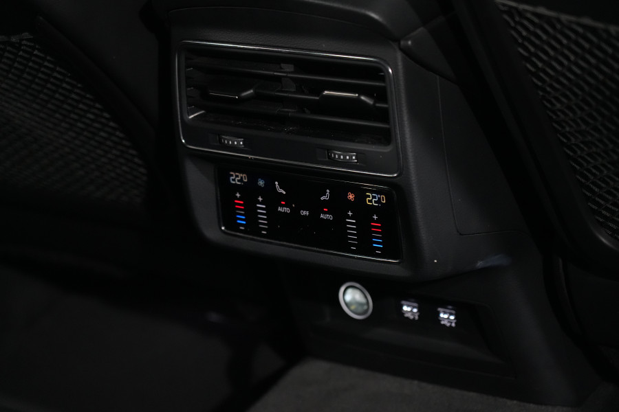2020 Audi Q7 50 TDI S Line SUV Image 33