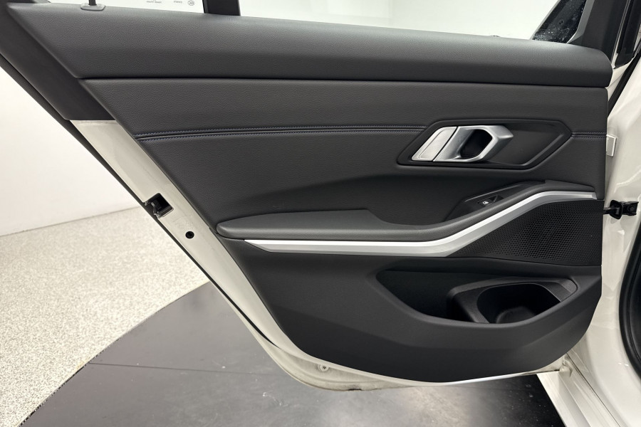 2019 BMW 3 Series G20 330i M Sport Sedan Image 15