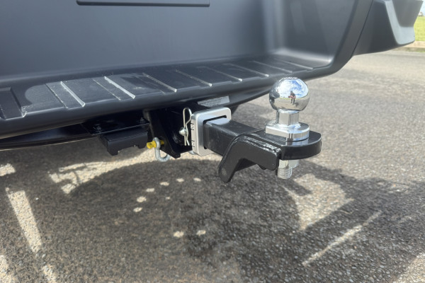 2026 Isuzu D-MAX RG LS-U Cab Chassis Image 11