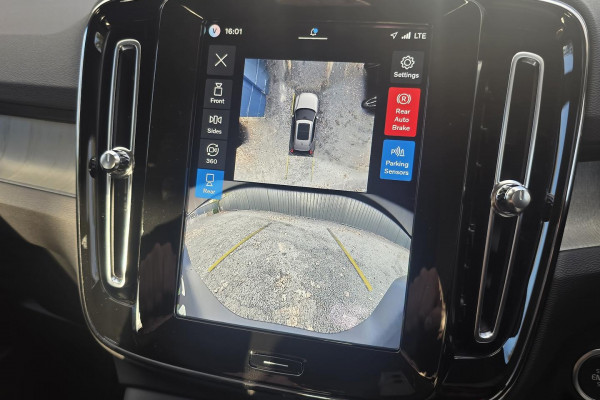 2026 Volvo XC40 XZ Plus B4 SUV Image 21