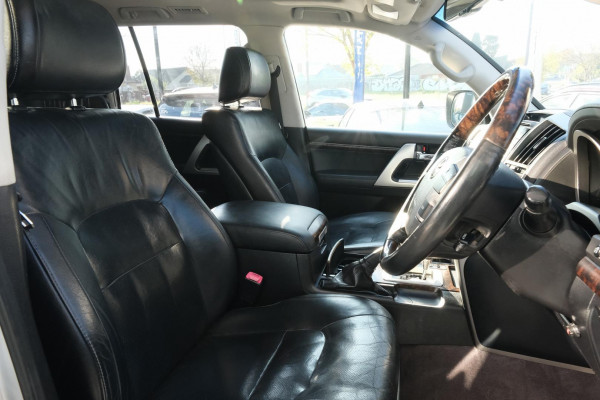 2014 MY13 Toyota LandCruiser VDJ200R Sahara SUV Image 15