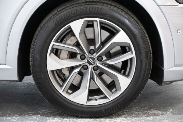 2021 Audi e-tron 55 SUV Image 5