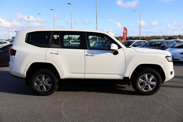 2023 Toyota LandCruiser FJA300R GX SUV Image 3