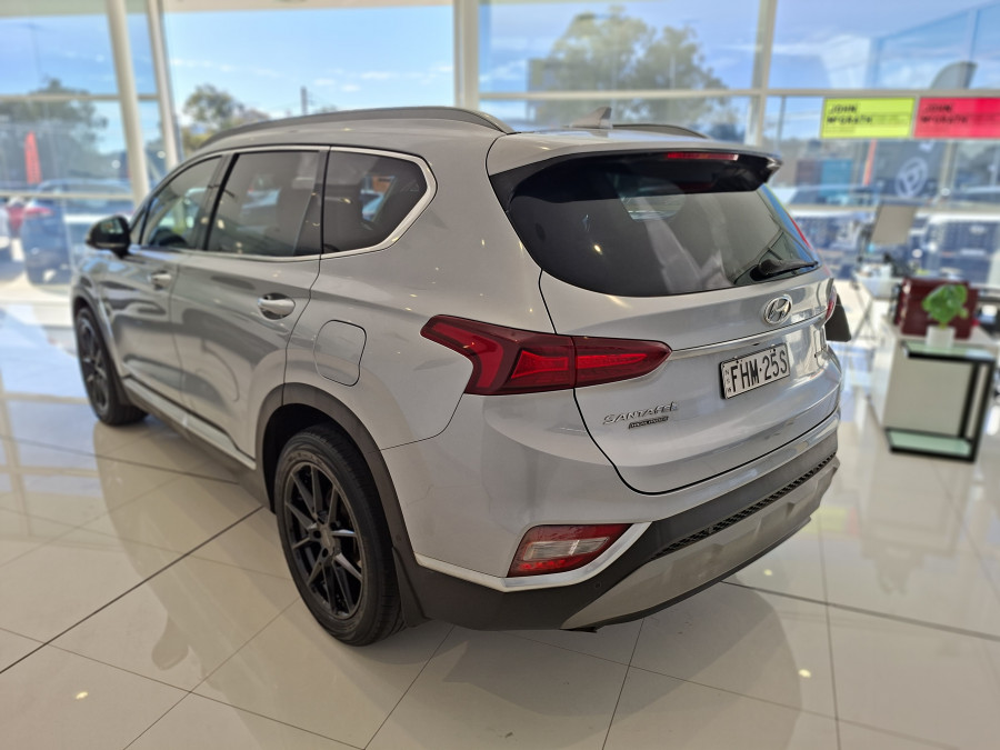 2018 Hyundai Santa Fe DM5 Series II Highlander SUV Image 5