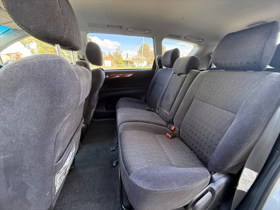 2007 Toyota Avensis Verso Ultima Wagon Image 13
