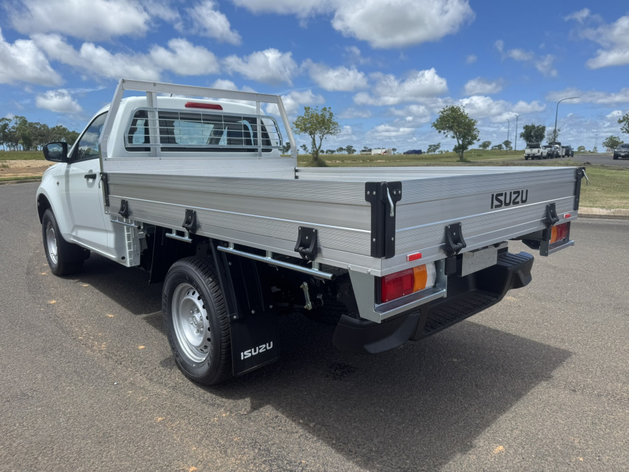2026 Isuzu D-MAX RG SX Cab Chassis Image 5