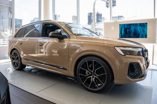 2025 Audi Q7 4M 50 TDI S line SUV image 3