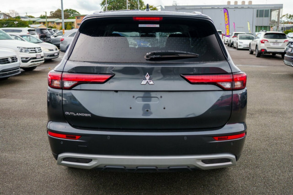 2024 Mitsubishi Outlander ZM LS SUV Image 3