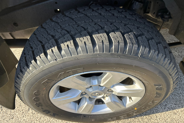 2016 Toyota LandCruiser Prado GDJ150R GXL SUV Image 18