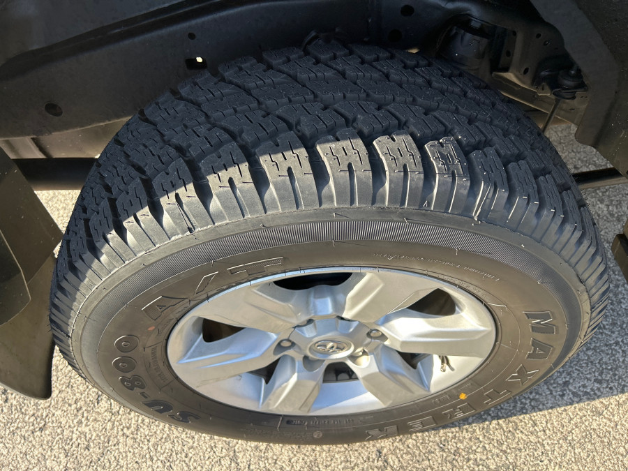 2016 Toyota LandCruiser Prado GDJ150R GXL SUV Image 18
