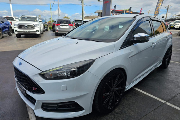 2017 Ford Focus LZ ST Hatch