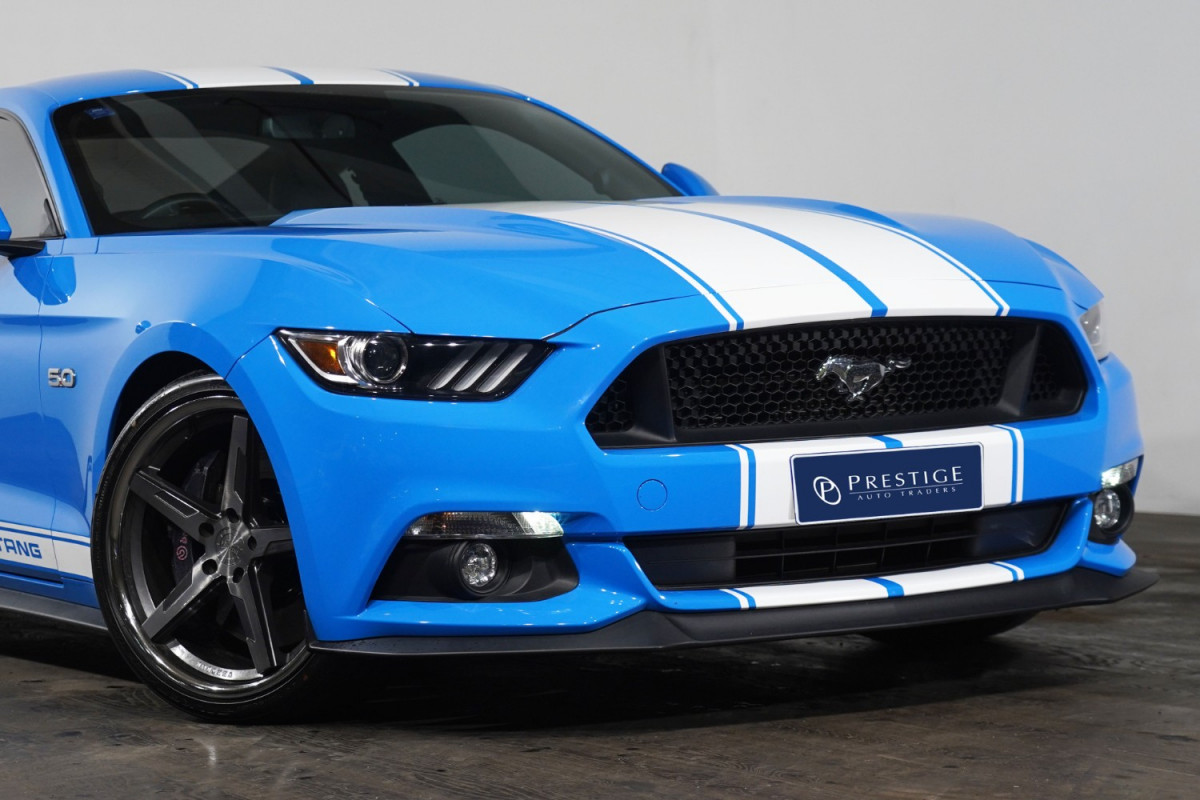 2017 Ford Mustang Fastback Gt 5.0 V8 Coupe Image 2