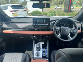 2024 Mitsubishi Outlander ZM Exceed Tourer SUV image 10