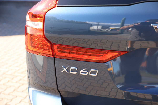 2022 MY23 Volvo XC60 UZ Recharge Ultimate T8 Plug-in Hybrid SUV Image 6