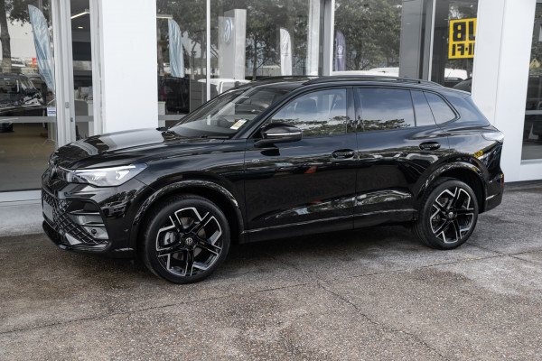 2026 Volkswagen Tiguan 195TSI R-Line SUV Image 3