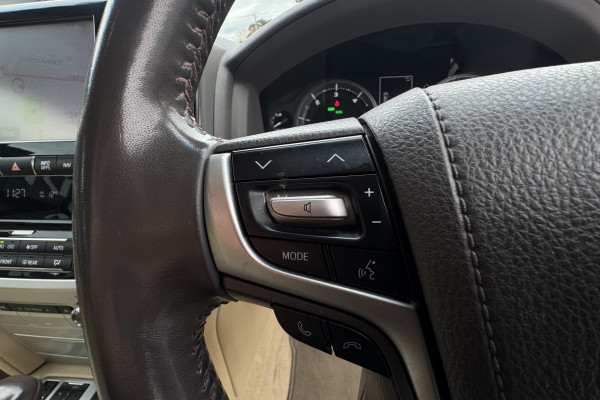 2017 Toyota LandCruiser VDJ200R Sahara SUV Image 26