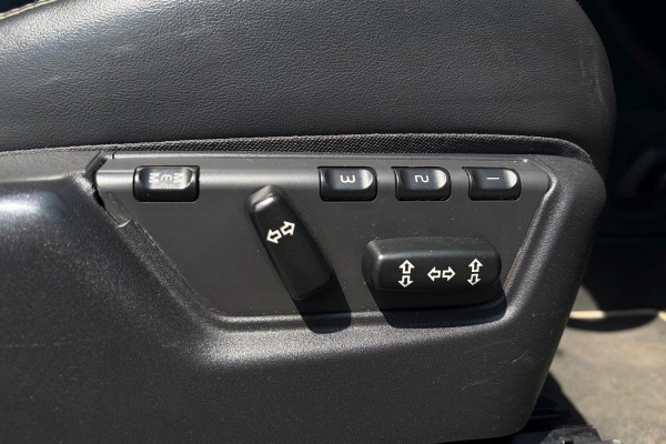 2012 Volvo XC90 L Series R-Design SUV Image 19