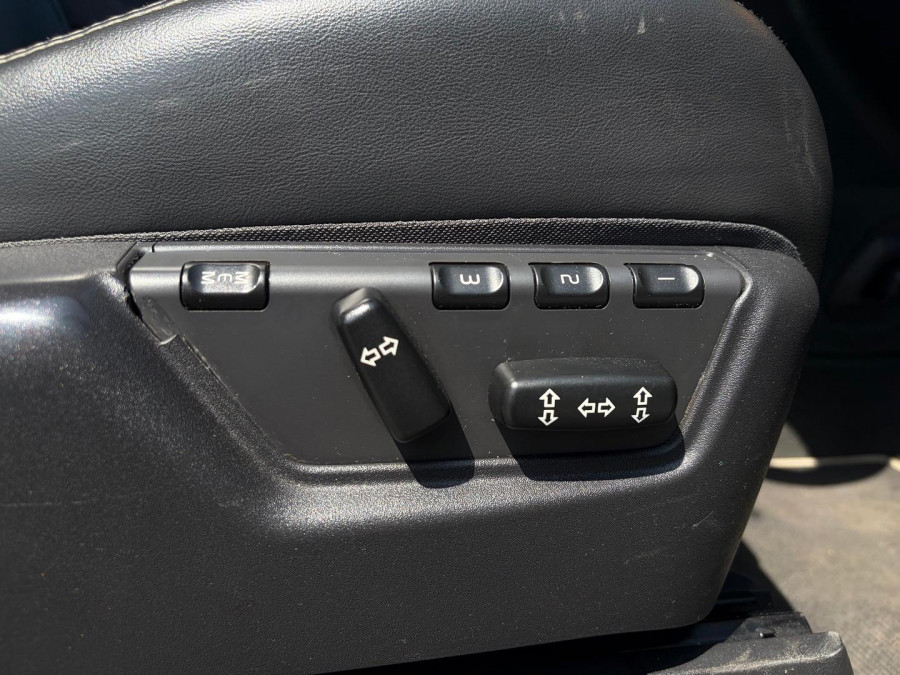 2012 Volvo XC90 L Series R-Design SUV Image 19