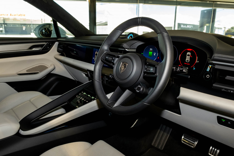 2024 MY25 Porsche Macan SUV