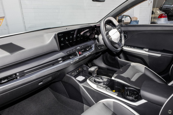 2026 Kia K4 CL4m GT-Line Hatch Image 7