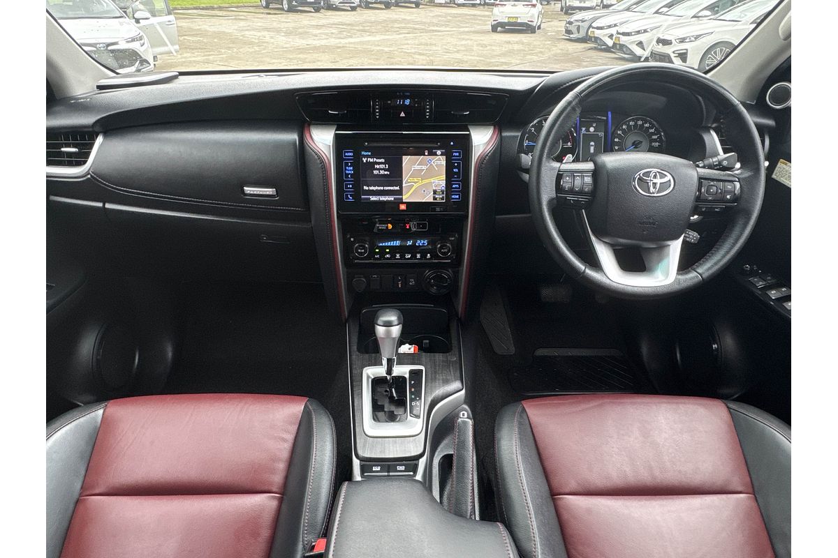 2019 Toyota Fortuner GUN156R Crusade Wagon Image 6