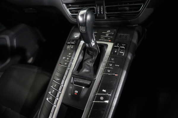 2020 Porsche Macan S SUV Image 16