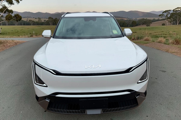 2026 Kia EV5 OVc Earth SUV Image 8