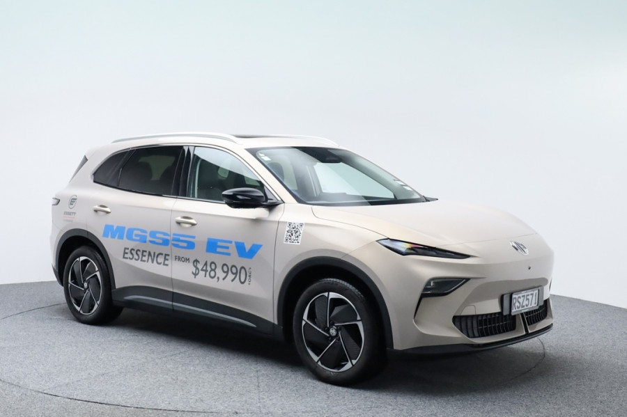 2026 MG MGS5 EV Essence 49 SUV Image 1